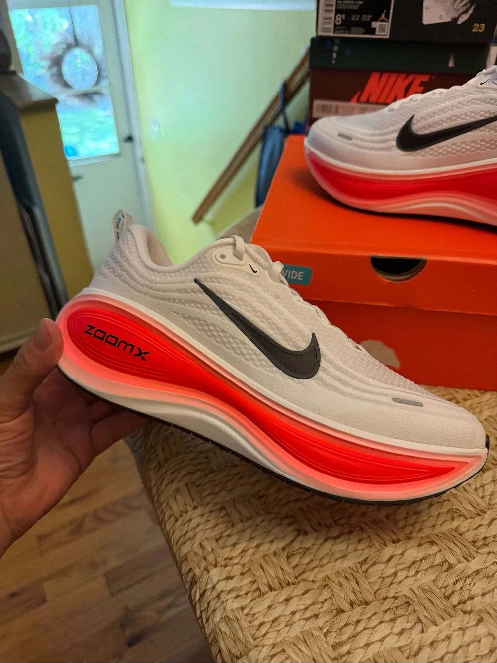 Nike Men's Vomero Plus sz 8.5 mens/ 10 women wide new in box !!